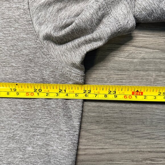 Vuori Men's Strato Tech Tee - Grey - Picture 4 of 5